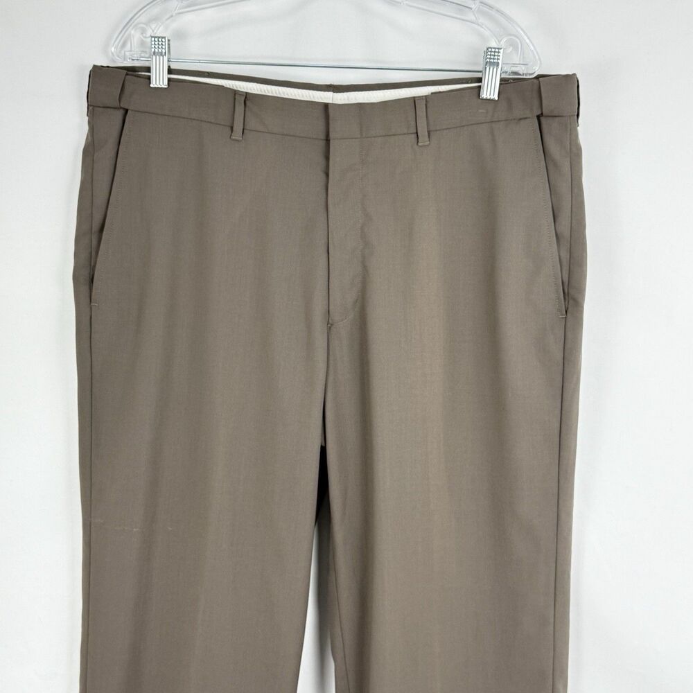 Haggar mens expandabable waist dress pants size 36 x 29 straight fit Brown